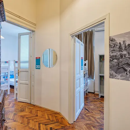 Hostel Booking Bnb *