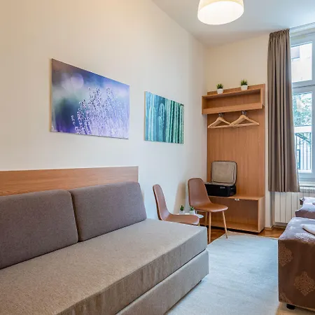 Booking Bnb Hostel *