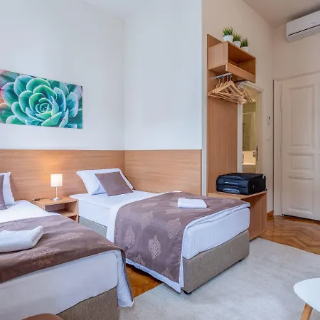 旅馆 Booking Bnb 贝尔格莱德