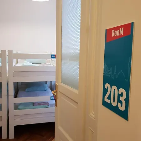 Booking Bnb Auberge de jeunesse *