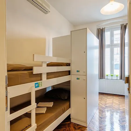 Auberge de jeunesse Booking Bnb *